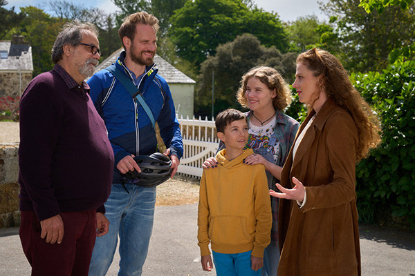 El aniversario foto crítica.