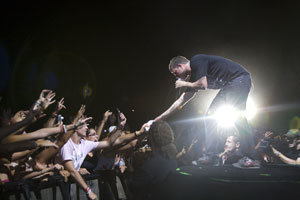 El canto del loco. Personas: La película foto crítica.