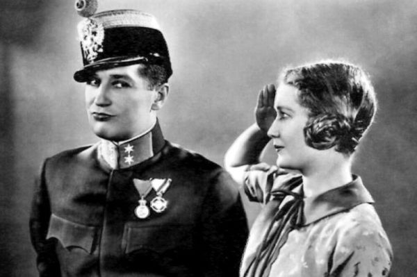 El teniente seductor foto crítica.