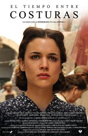El tiempo entre costuras (2013)