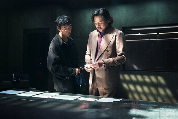 Estafadores de Tokio foto crítica.