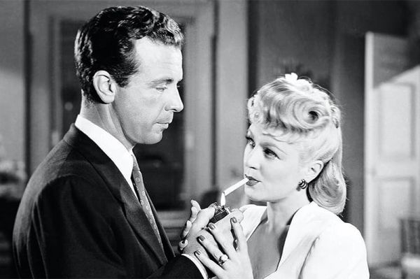 Historia de un detective foto crítica.