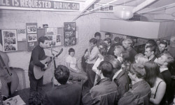 In Restless Dreams: La música de Paul Simon