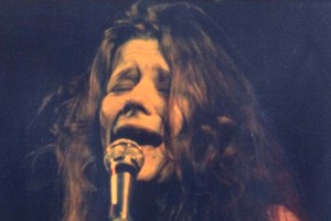 Janis foto crítica.