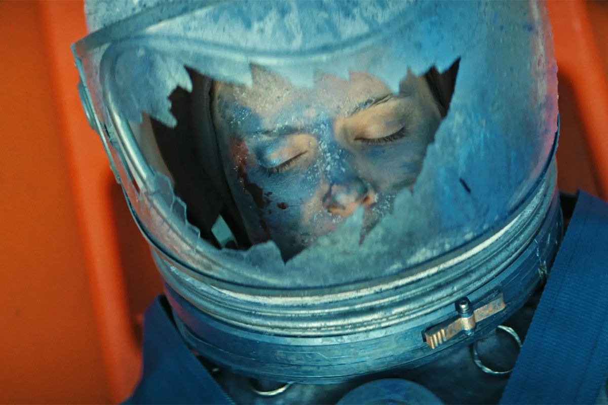 La astronauta foto crítica.
