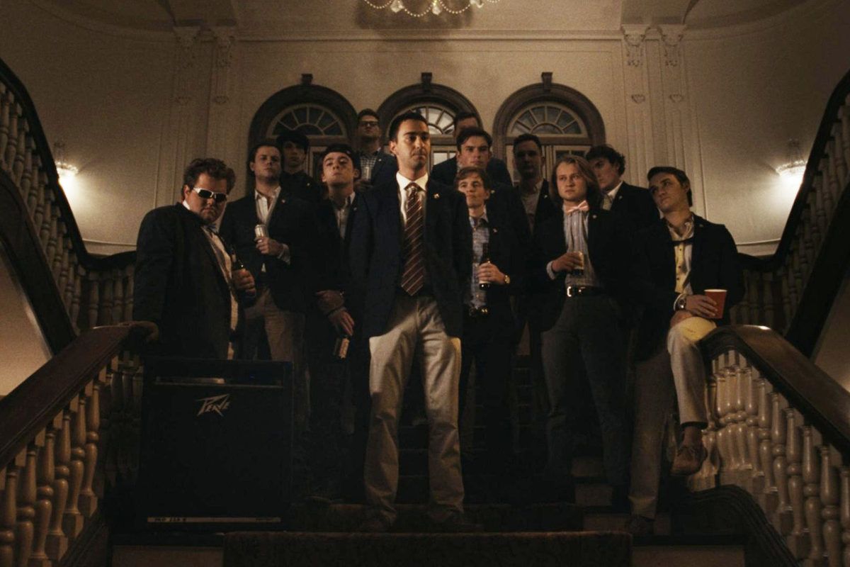 La fraternidad foto crítica.