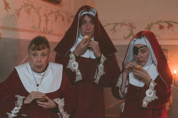 La reina del convento foto crítica.