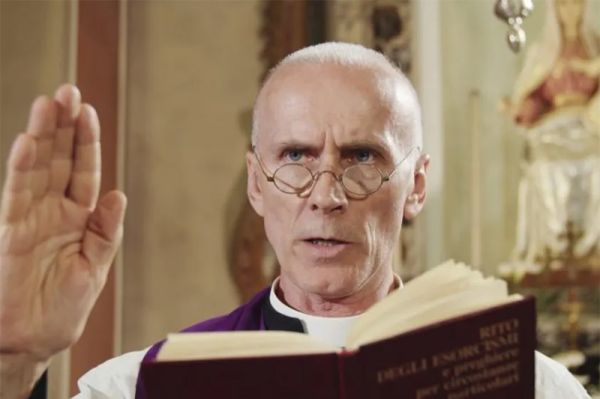 Libera nos: El combate de los exorcistas foto crítica.