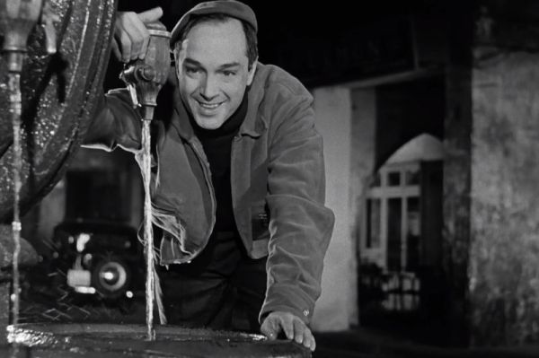 Mañana... foto crítica.