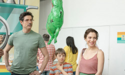 Mi hermano persigue dinosaurios
