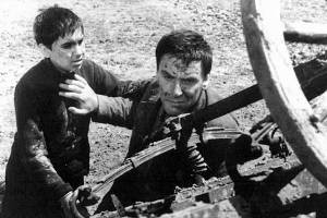 No mires atrás, hijo mío foto crítica.