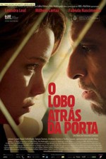 El lobo detrás de la puerta (2013)