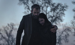 La huérfana: Primer asesinato