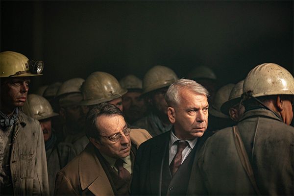 Oscuridad total foto crítica.