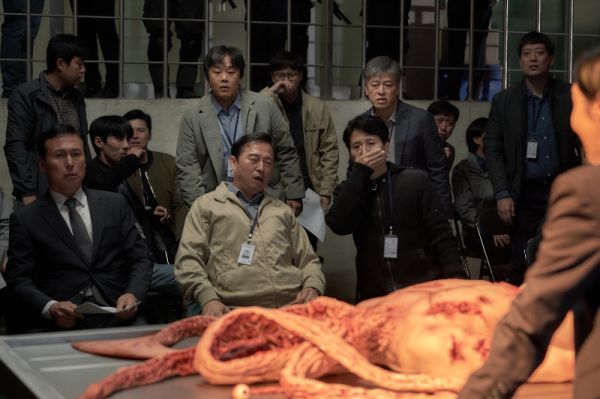 Parasyte: Los grises foto crítica.