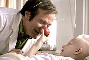 Patch Adams foto crítica.