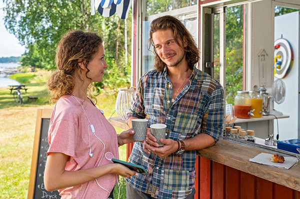 Rosas en la arena foto crítica.