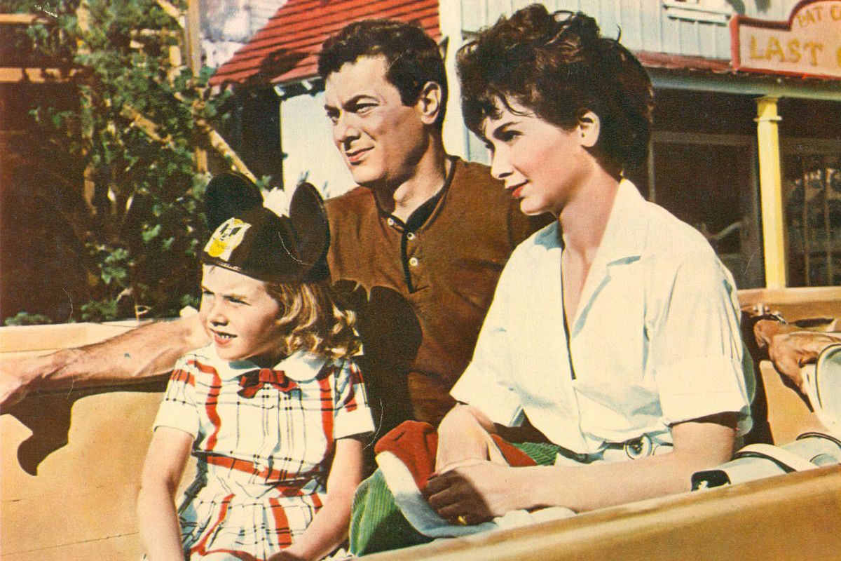 Soltero en apuros foto crítica.