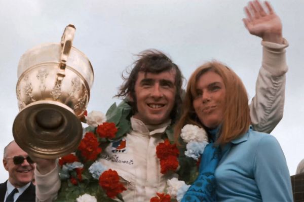 Stewart foto crítica.