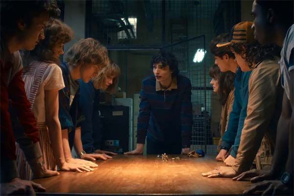 Stranger Things (5ª temporada, volumen 1)  foto crítica.