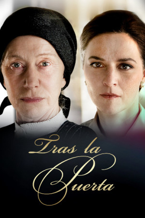 Tras la puerta (2012)