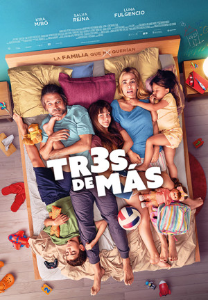 Tres de más