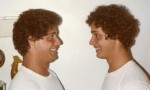 Tres idénticos desconocidos