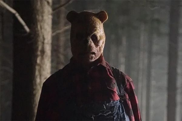 Winnie The Pooh II: El Bosque Sangriento foto crítica.