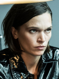 Anna Brewster