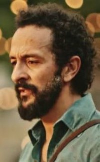 Irandhir Santos