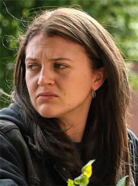 Lara Peake