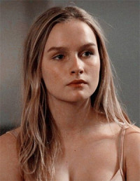 Olivia DeJonge