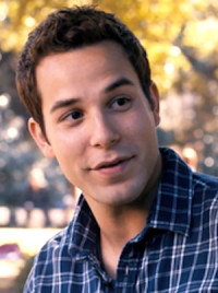 Skylar Astin