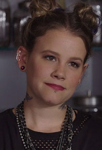 Sosie Bacon